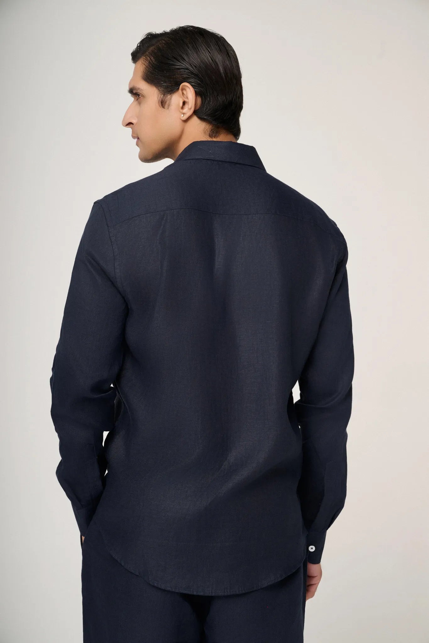 back view of navy blue linen shirt